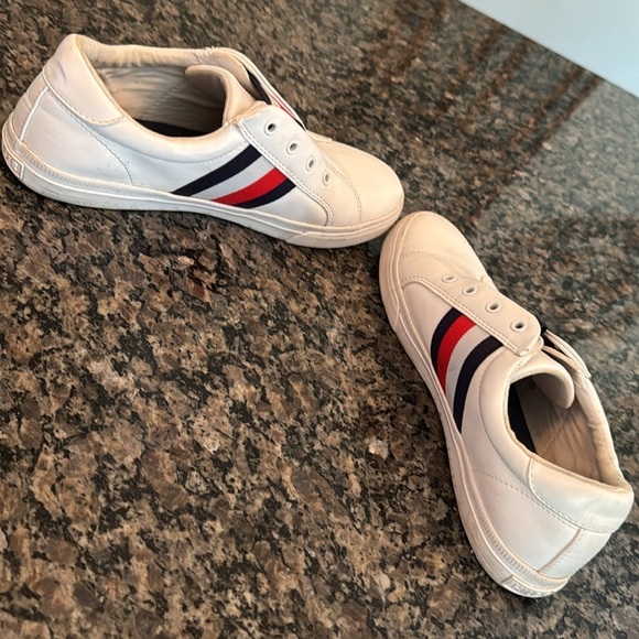 Tommy Hilfiger Classic White Sneakers with Red and Blue Stripes 8M - Picture 7 of 9